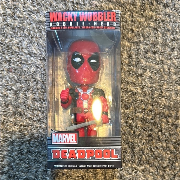 Marvel Deadpool Wacky Wobbler Bobblehead - Picture 1 of 6